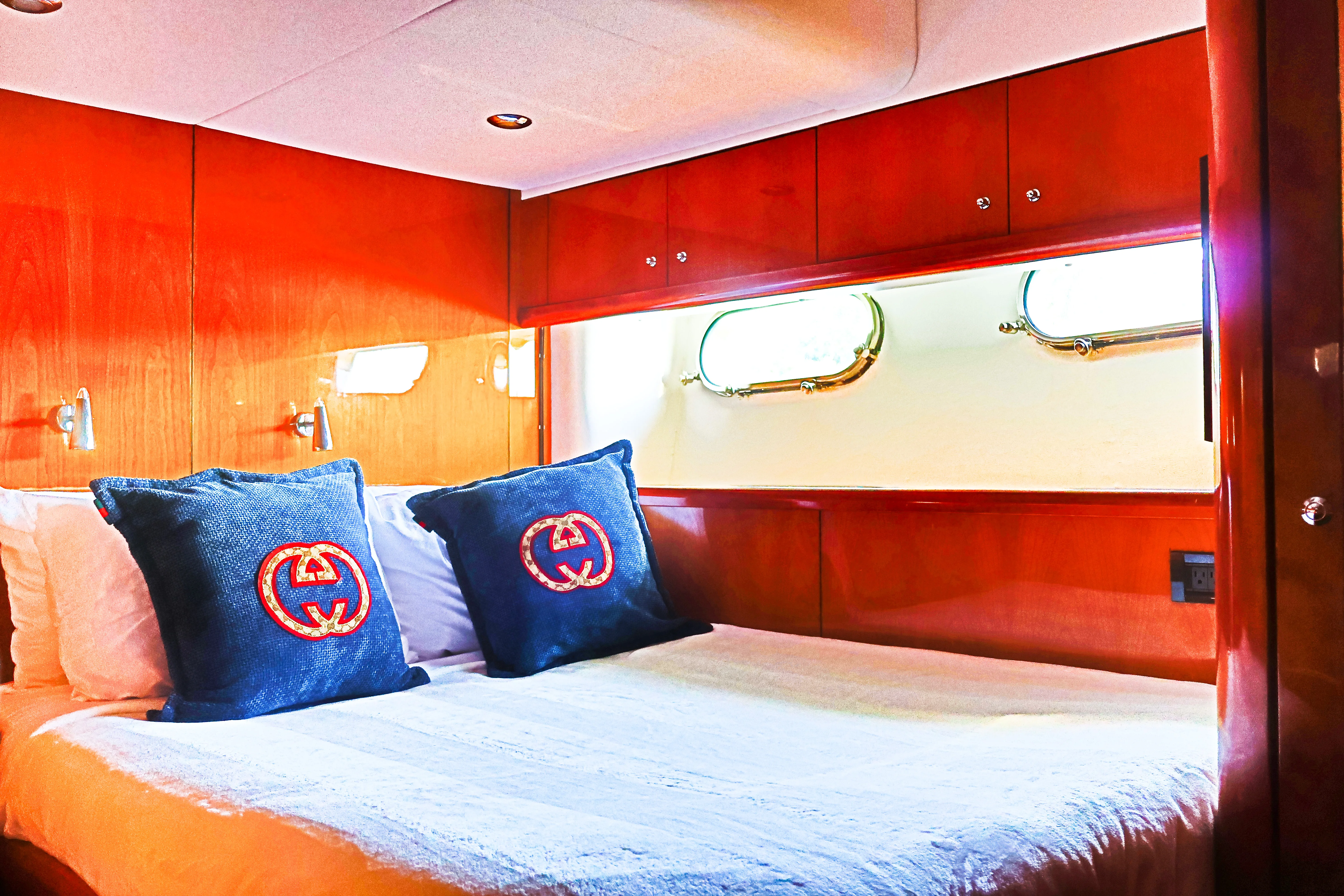 90ft Sunseeker Deep Blue VIP stateroom